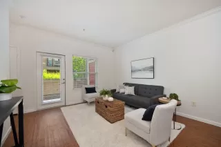 Photo #5: 224078235 Listing