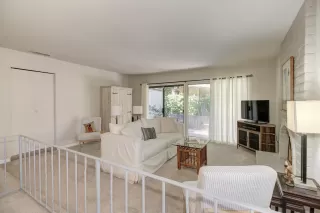 Photo #5: 224078928 Listing