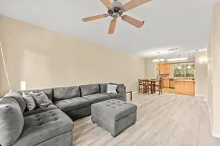 Photo #3: 224079078 Listing