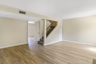 Photo #6: 224079536 Listing 