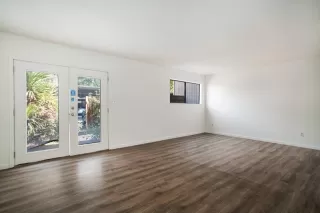 Photo #4: 224079695 Listing 