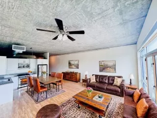 Photo #5: 224079707 Listing