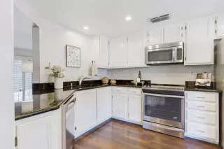 Photo #6: 224079778 Listing 