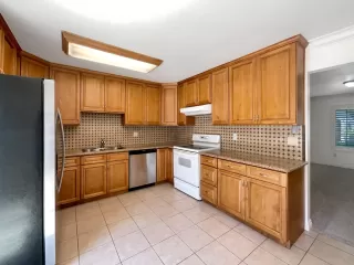 Photo #5: 224080503 Listing 