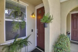 Photo #3: 224080693 Listing