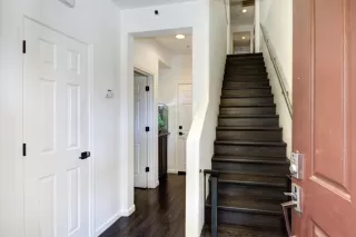 Photo #4: 224080693 Listing