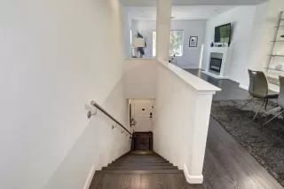 Photo #6: 224080693 Listing