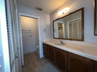 Photo #6: 224081667 Listing