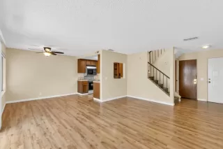 Photo #5: 224081703 Listing