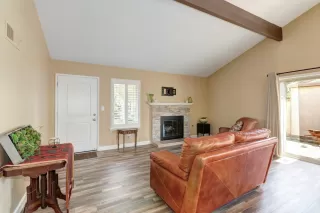 Photo #5: 224082607 Listing 