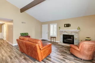 Photo #6: 224082607 Listing 