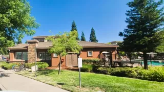 Photo #1: 224083079 Listing