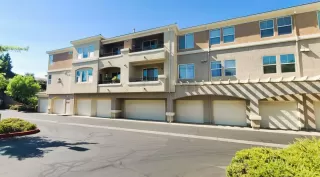 Photo #4: 224083079 Listing