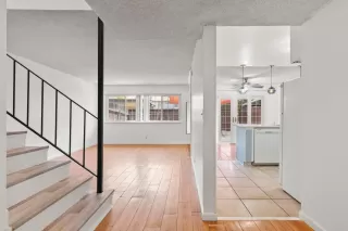 Photo #3: 224083128 Listing 