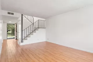 Photo #4: 224083128 Listing 