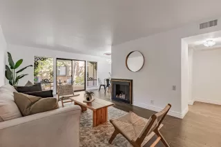 Photo #6: 224083564 Listing