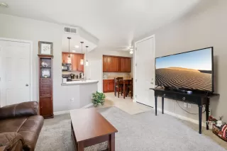 Photo #2: 224084028 Listing