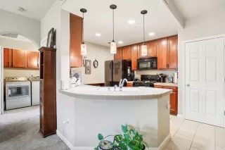 Photo #4: 224084028 Listing