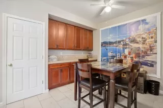 Photo #6: 224084028 Listing