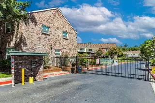 Photo #1: 224084266 Listing