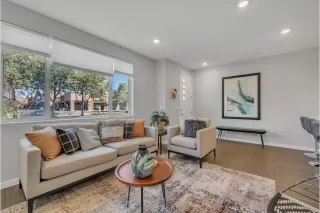 Photo #2: 224084399 Listing