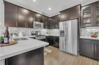 Photo #6: 224084399 Listing