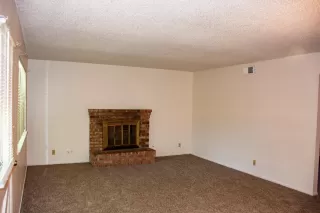 Photo #4: 224085222 Listing