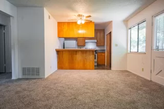 Photo #6: 224085222 Listing