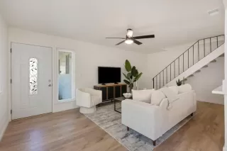 Photo #2: 224085319 Listing