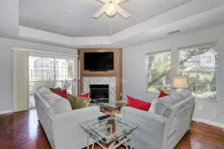 Photo #5: 224085357 Listing