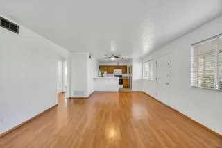 Photo #4: 224085582 Listing