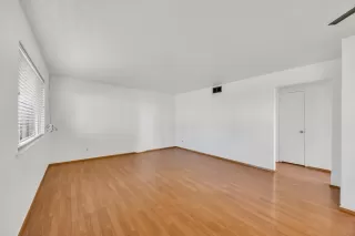 Photo #6: 224085582 Listing