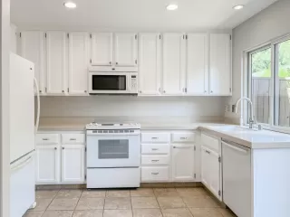 Photo #5: 224085699 Listing