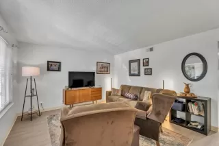 Photo #4: 224086444 Listing 