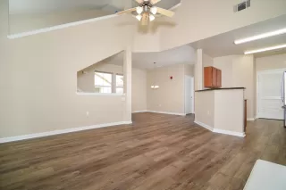 Photo #2: 224086685 Listing