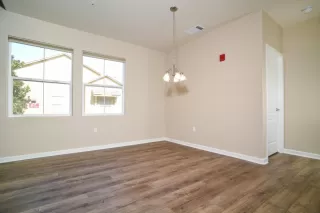 Photo #3: 224086685 Listing