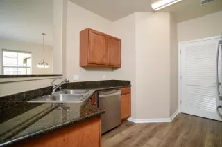 Photo #6: 224086685 Listing