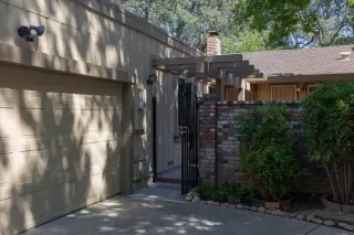 Photo #1: 224087060 Listing