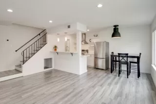 Photo #3: 224087107 Listing