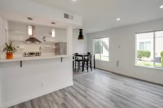 Photo #4: 224087107 Listing