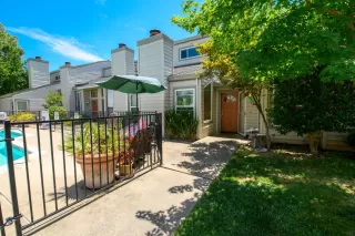 Photo #1: 224088343 Listing