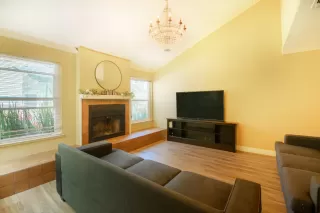 Photo #3: 224088343 Listing