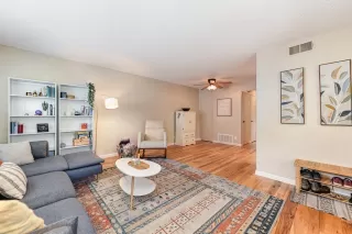 Photo #6: 224088392 Listing