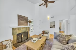 Photo #5: 224088866 Listing