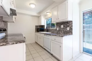 Photo #4: 224089257 Listing