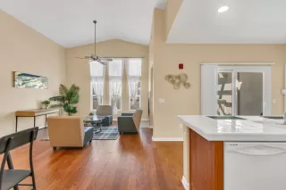 Photo #5: 224089495 Listing 