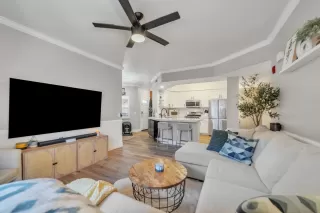 Photo #6: 224089837 Listing