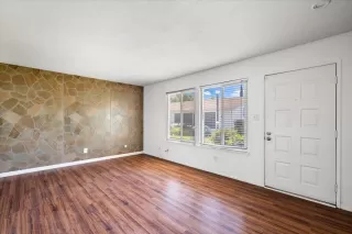 Photo #4: 224090322 Listing