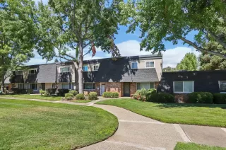 Photo #3: 224090894 Listing 