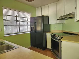 Photo #4: 224091566 Listing 